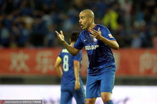 舜天球迷吐痰 國罵送主裁 軟哨 慢哨兩邊不討好