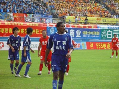 圖文-[中甲]廣州醫藥2-1江蘇舜天 獲勝功臣拉米雷斯_國內足壇-甲B_NIKE新浪競技風暴_新浪網