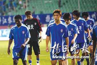 舜天沖超無望球迷痛心疾首 高呼"解散江蘇足球"(圖)