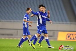 中超球員爬回場(chǎng)內(nèi)治療成意媒笑料 這一幕真滑稽