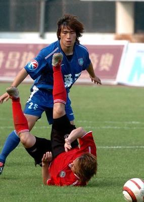 圖文:足球――中甲:河南建業(yè)勝江蘇舜天(5)