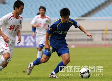 舜天老外懷抱愛女出場 精彩進(jìn)球戲耍門將