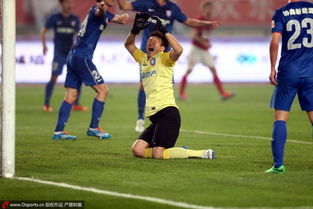 恒大駕到 舜天主場爆滿 孟非助陣仍難阻球隊失利