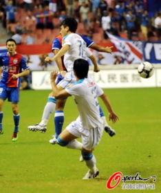 上海1 0江蘇 舜天球員奮力防守